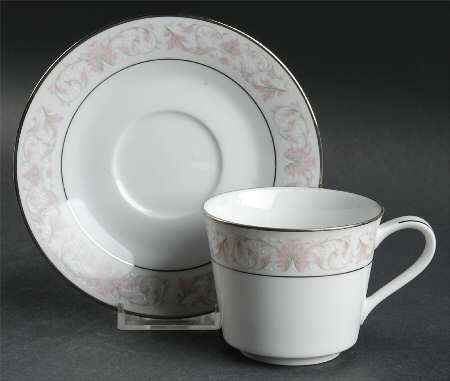 Harwyn Footed Cup & Saucer Set