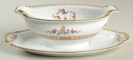 Hawthorne Gravy Boat with Attached Underplate