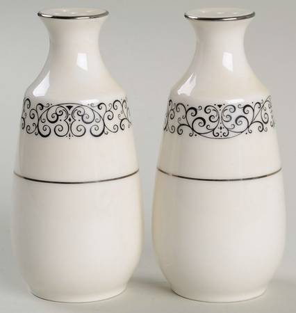 Hawthorne Salt & Pepper Set