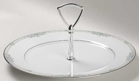 Heatherwood Round Serving Plate with Handle (DP)