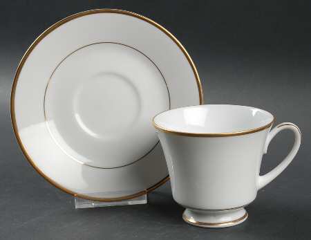 Heritage Footed Cup & Saucer Set