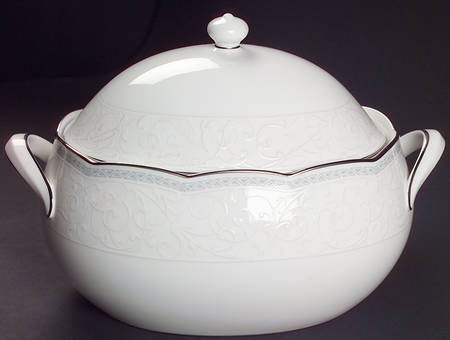 Hermitage Oval Covered Vegetable