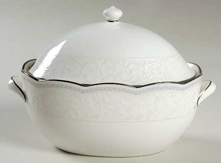 Hermitage Gravy Boat & Lid