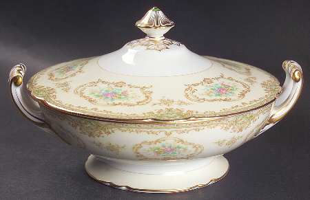 Hertha Round Covered Vegetable
