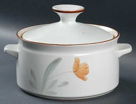 Hello Spring Brown 2.25 Qt Round Covered Casserole