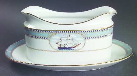 High Sails Gravy Boat with Attached Underplate