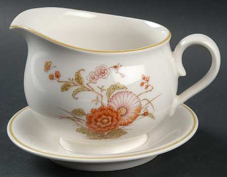 Hofgarten Gravy Boat with Attached Underplate