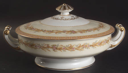 Holbein Round Covered Vegetable