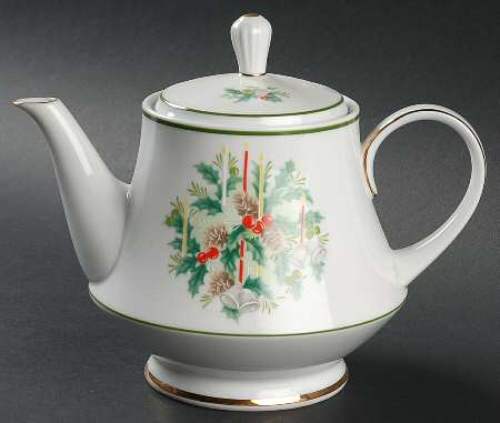 Holly Teapot & Lid