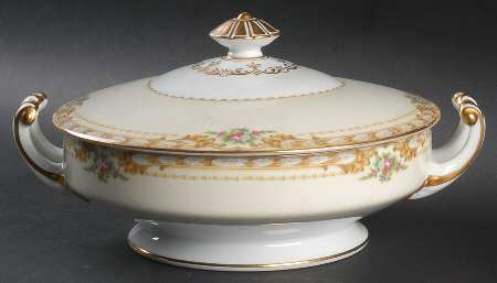 Homeric Round Covered Vegetable