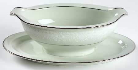 Honor Green Gravy Boat with Attached Underplate