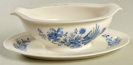 Ho Oh Gravy Boat with Attached Underplate