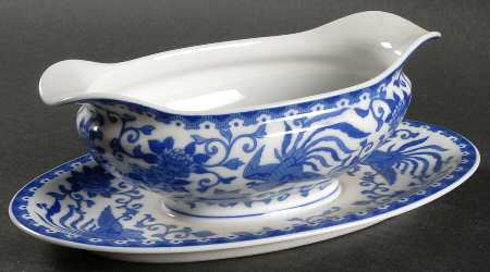 Howo Gravy Boat with Attached Underplate