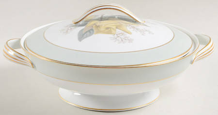 Huntley Round Covered Vegetable