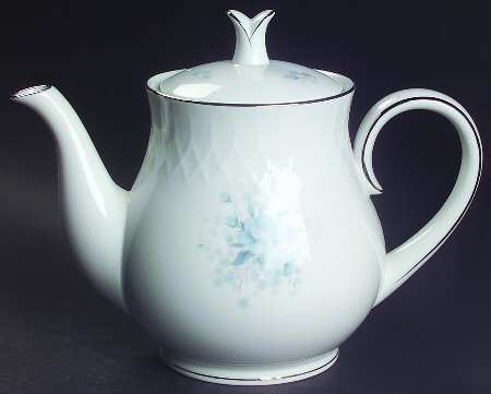 Hyannis Teapot & Lid