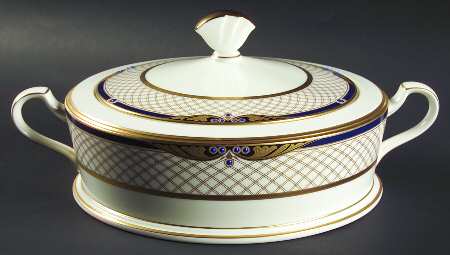 Hyannis Port Round Covered Vegetable