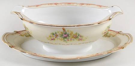 Idalia Gravy Boat with Attached Underplate