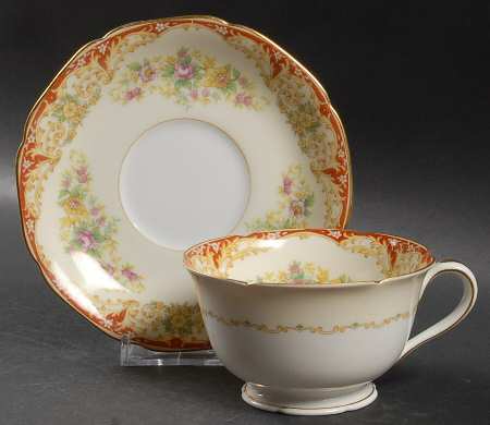 Idalia Footed Cup & Saucer Set