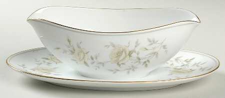Ingrid Gravy Boat with Attached Underplate