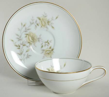 Ingrid Flat Cup & Saucer Set