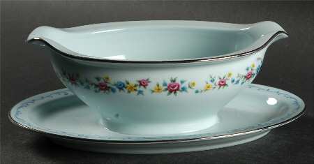Innocence Gravy Boat with Attached Underplate
