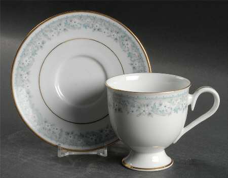 Iona Footed Cup & Saucer Set
