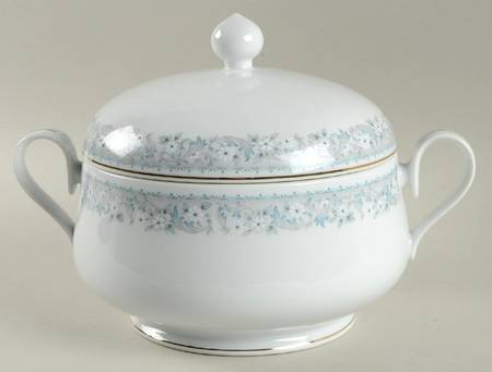 Iona Round Covered Vegetable