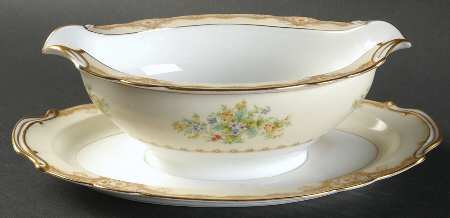 Iris Gravy Boat with Attached Underplate