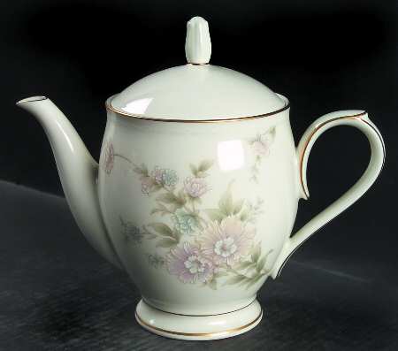 Ivanhoe Teapot & Lid