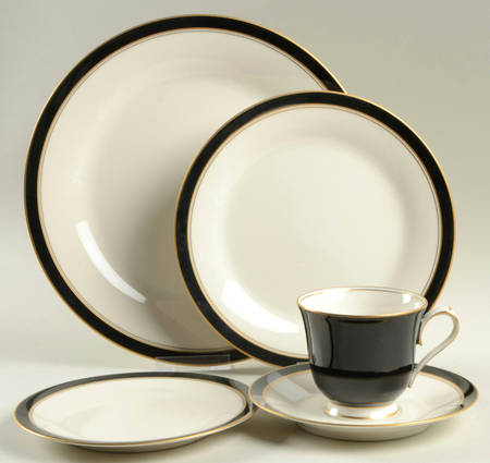 Ivory & Ebony 5 Piece Place Setting