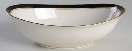 Ivory & Ebony 9" Oval Vegetable Bowl