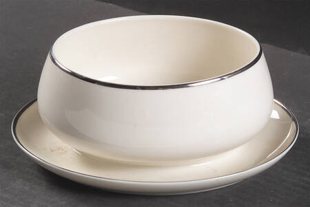 Ivonne Gravy Boat with Attached Underplate