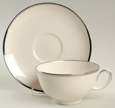 Ivonne Footed Cup & Saucer Set