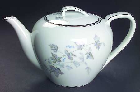 Ivyne Teapot & Lid