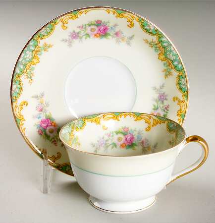 Jacquin Footed Cup & Saucer Set