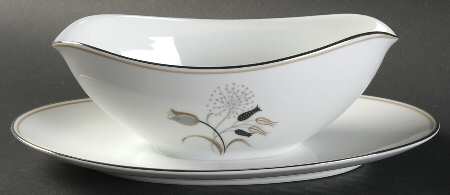 Jaris Gravy Boat with Attached Underplate