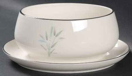 Jessie Gravy Boat with Attached Underplate