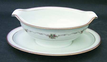 Joanne Gravy Boat with Attached Underplate