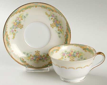 Joan Footed Cup & Saucer Set