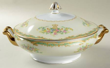 Joan Round Covered Vegetable