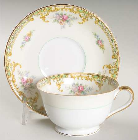 Joliet Footed Cup & Saucer Set