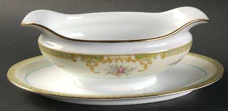Joliet Gravy Boat with Attached Underplate