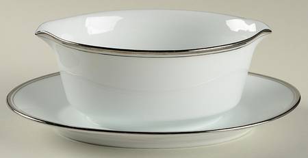 Josette Gravy Boat with Attached Underplate