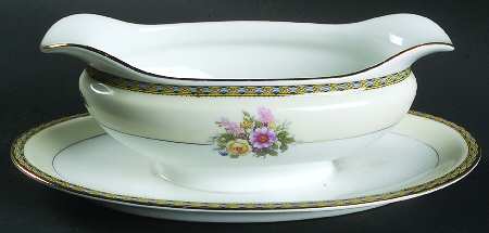 Juanita Gravy Boat with Attached Underplate