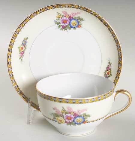 Juanita Oversized Cup & Saucer Set