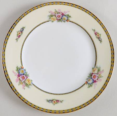 Juanita Luncheon Plate