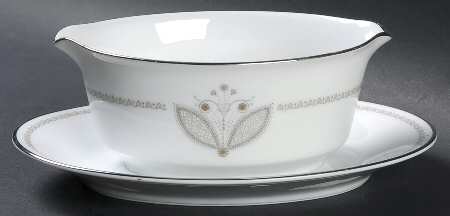 Juliet Gravy Boat with Attached Underplate