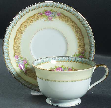 Juno Oversized Cup & Saucer Set