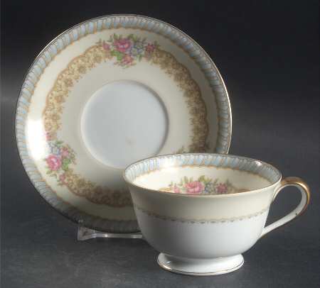 Juno Footed Cup & Saucer Set