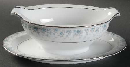 Kathleen Gravy Boat with Attached Underplate